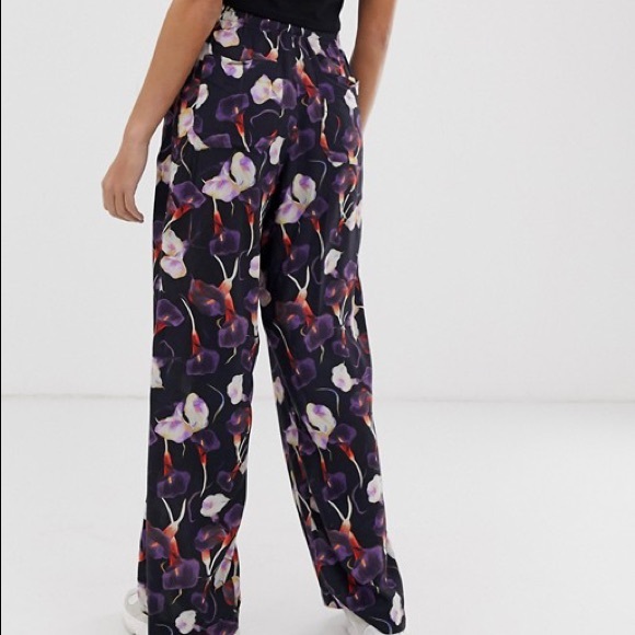 Weekday Wide-Leg Black Floral Pants - Picture 3 of 5